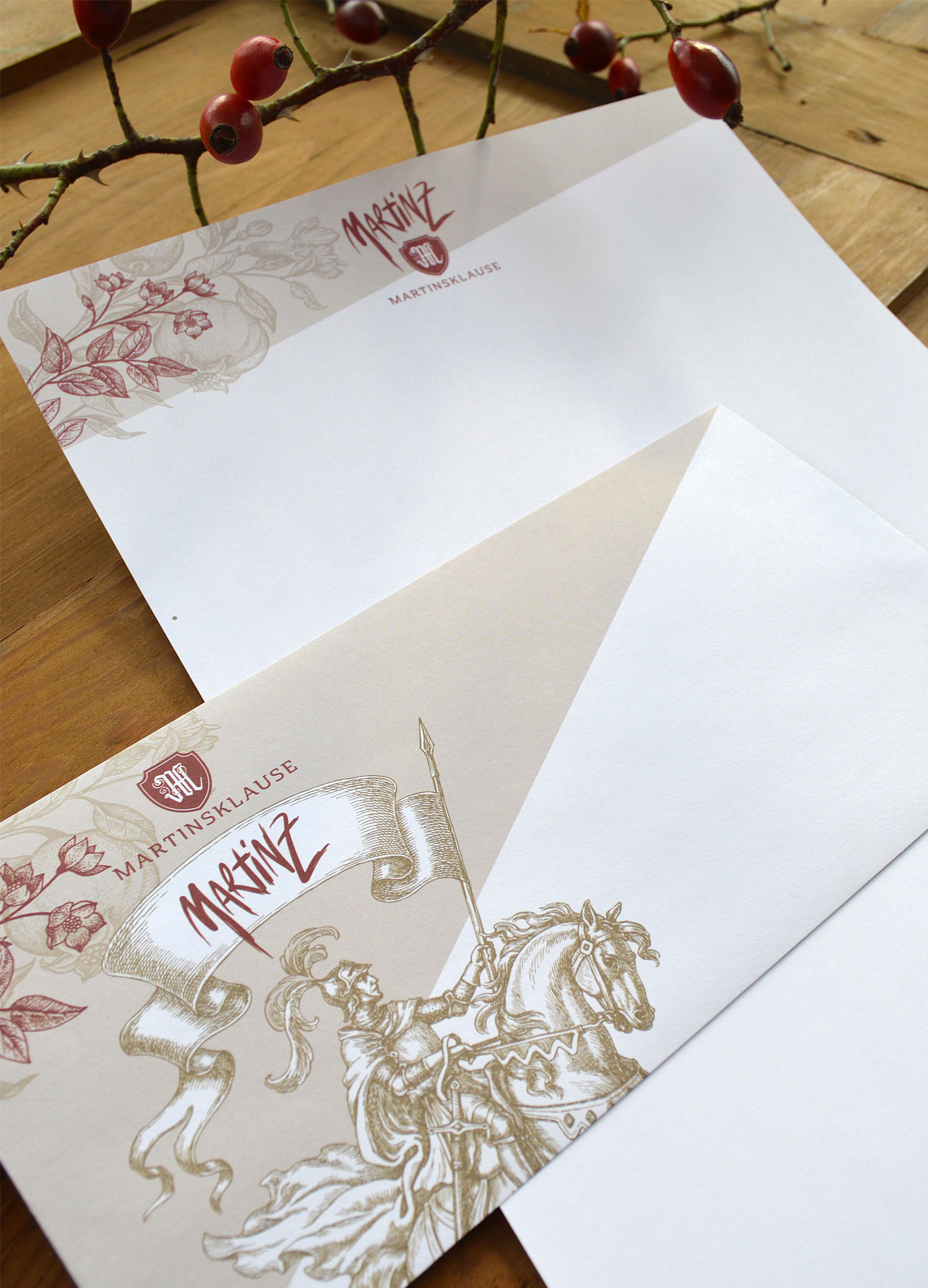 Grafikdesign: gestalteter Briefbogen und Kuvert 